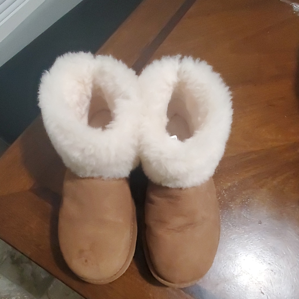 Fluff mini uggs